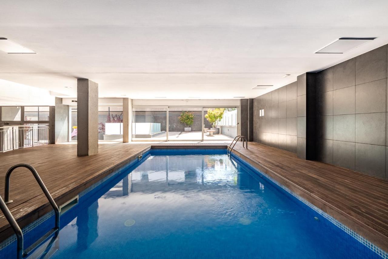 Forum Beach 2 And Pool Apartment Barcelona ซานต์อาเตรียเดเบซอซ ภายนอก รูปภาพ